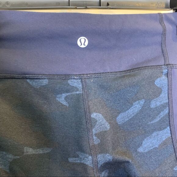 Lululemon Wunder Under Crop *Full-On Luon Blue Camouflage Low Rise Size 4 - Picture 4 of 8